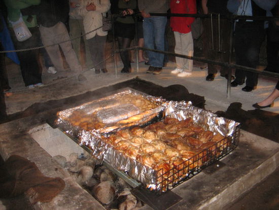 Das Essen, noch im Hangi