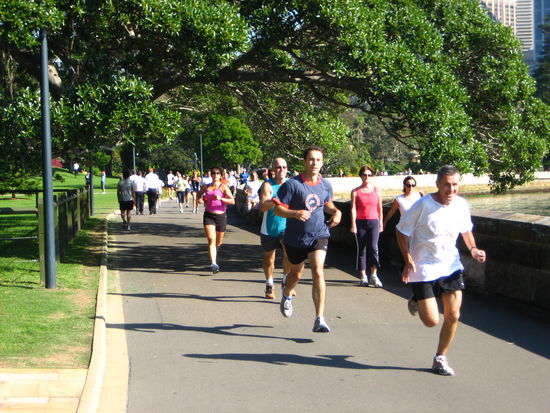 Ja, Sydney ist fitnessverrückt, insbesondere zur Mittagszeit