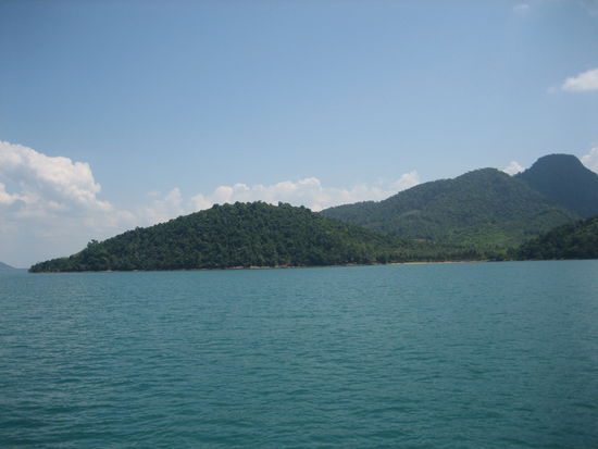 Ko Jum, vorbeigefahren auf dem Weg nach Ko Lanta