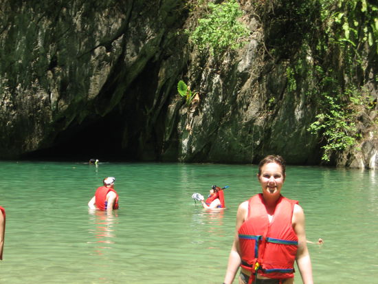 Am Ende der Emerald Cave, durch das schwarze Loch sind wir gekommen...