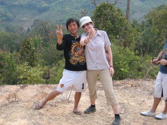 Nook, unser Guide in Chiang Mai und ich 
Man beachte sein Schuhwerk!!