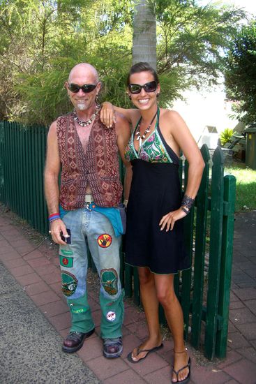 Pitschli und dr Gaertner vo Nimbin... isch ae luschtige Kaerli und nach 2, 3 Bong ou reacht kreativ!