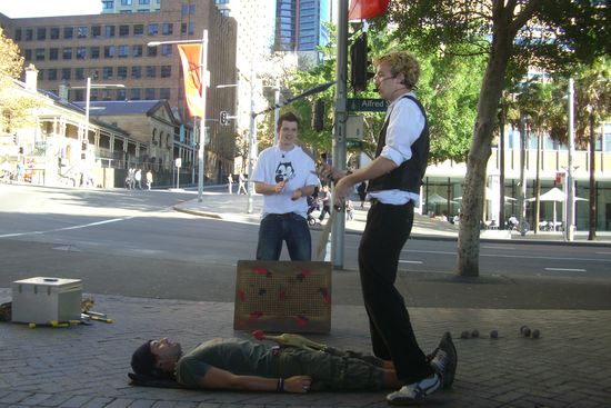 Tim der "tollkuene Messerjongleur"