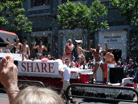 und was fuers Auge fuer die Maenner... und Frauen, natuerlich 