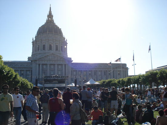 dort vorne war die Hauptbuehne