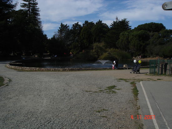 auf dem Rueckweg gings durch den Park...