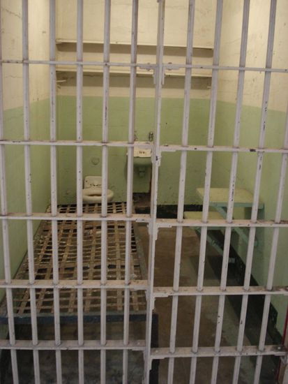 eine typische uneingerichtete Zelle