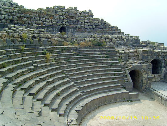 Das Theater in Umm Queis im römischen Stil