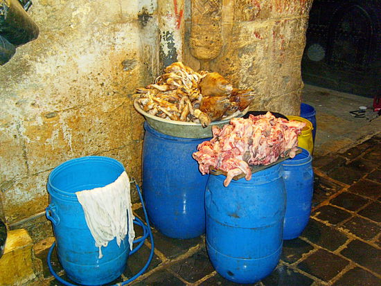 Und beim Fleischer, zum Teil schon fertig gegart zum sofortigen Verzehr...