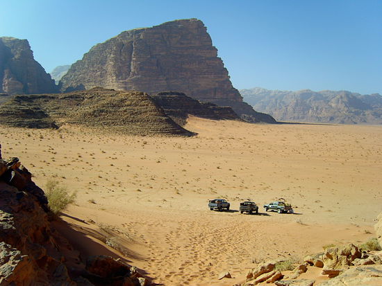 Blick von der Düne ins Wadi Rum