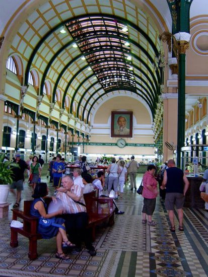 Im Postgebäude von Saigon