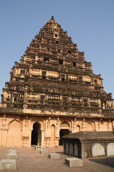 Das Hauptgebäude des Tempels