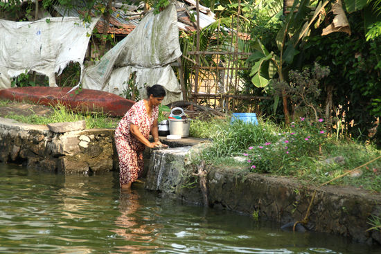 Nichts mit Waschmaschine, sondern reine Muskelkraft ...
