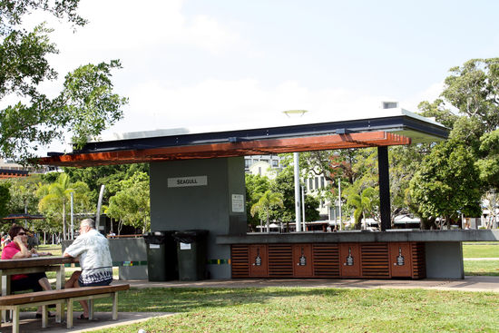 Grillstation am Meer