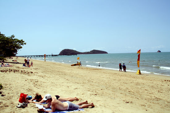 Trügerische Idylle, denn manche Tage kann man auf Grund von Krokodilen bzw. Quallen nicht baden
