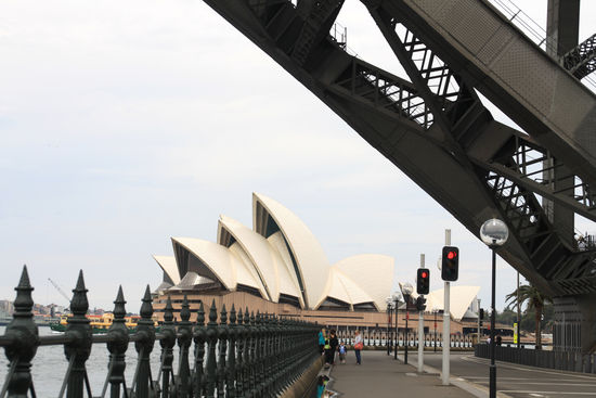 Harbour Bridge mit Sydney-Oper