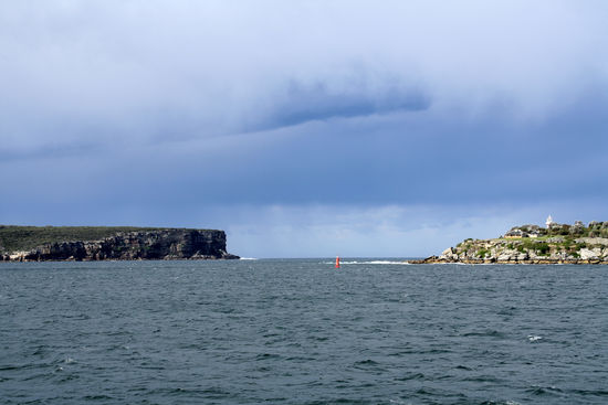 Natürliche und versteckte Hafeneinfahrt von Sydney