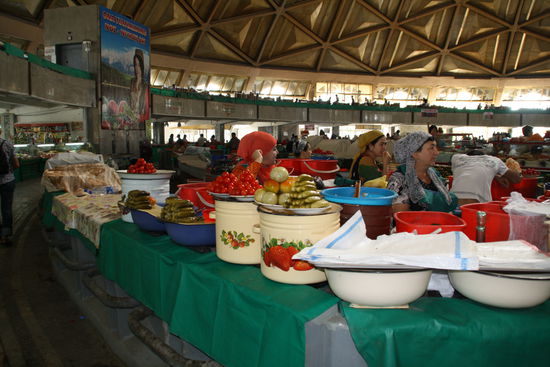 Farbenprächtiger Basar in Tashkent