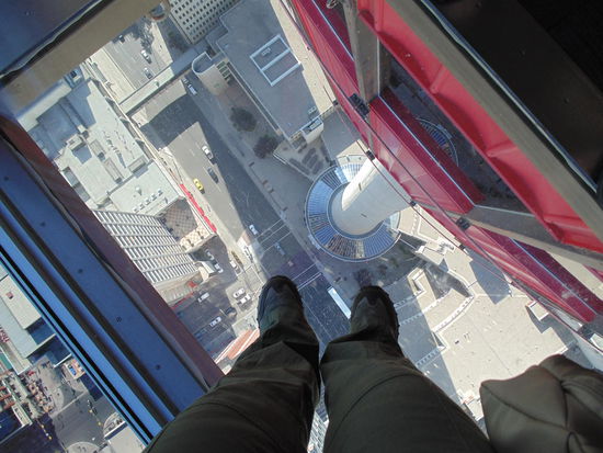 Blick direkt hinunter ...