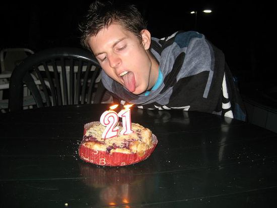oeh. es hatte voll jemand Geburtstag. wie alt er wohl geworden ist?!