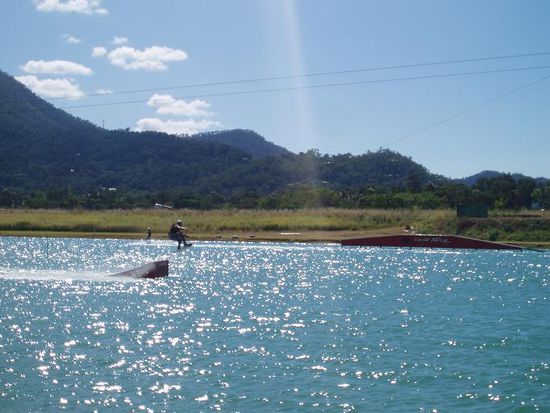 Auch Heinthie wagte sich ueber die Kinder-Schanze 