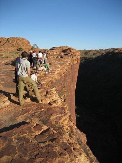 nein! keine Sicherheitsvorkehrungen!