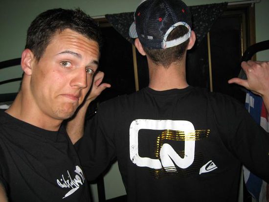 unsere extrem krassen neuen quiksilver-tShirts. bling bling.