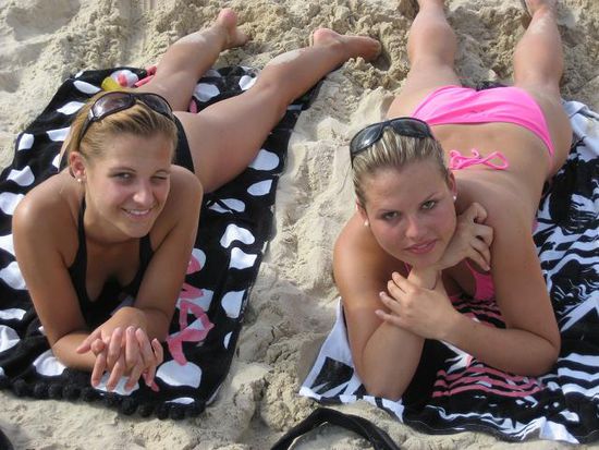 Livia (Freundin von Fabia) and Fabia (unsere Klassenkameradin) --> super nett und supercool!!!