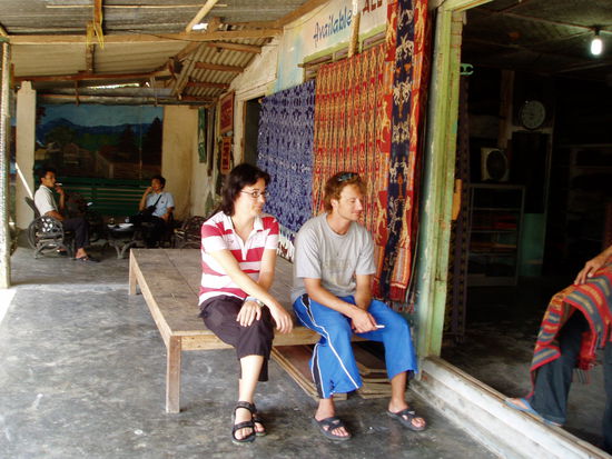 Trotzdem kein Interesse von Stefan zu sehen! Fahrer mit unserem TRANSPORT-Guide im Hintergrund