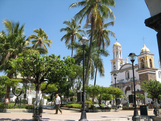 kleines kolonialstaedchen im bundesstaat colima, Marktplatz