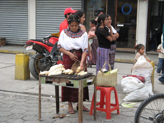 maiskolbenstand(ELOTE) in Panajachel