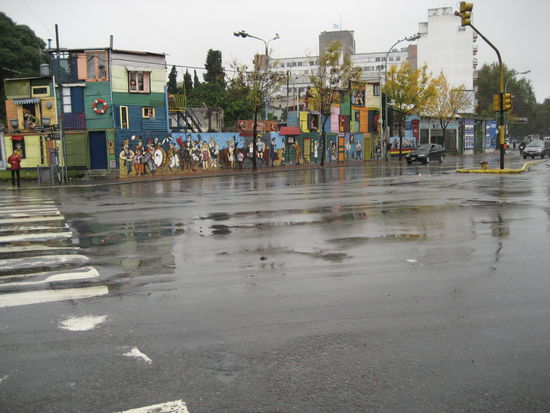 stadtteil "la boca", die heimat der "boca juniors" (da mussten wir natuerlich hin)