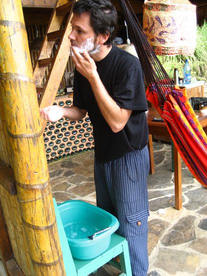 rasur in unserem "badezimmer"