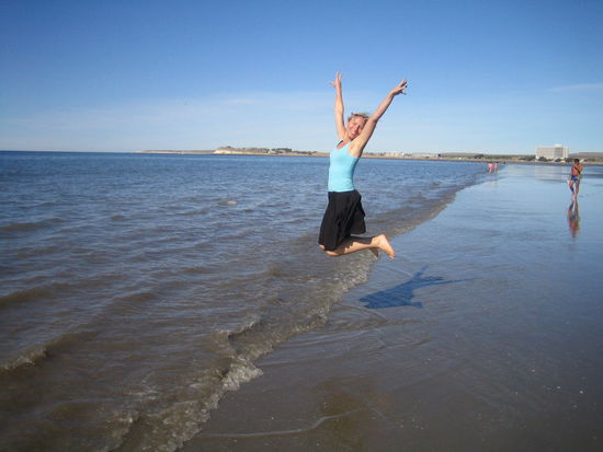 es mag sich laecherlich anhoeren, doch tatsaechlich hat es bei mir in dem moment "klick" gemacht, als wir das meer gesehen haben. man begreift ploetzlich, dass man ein richtig geiles jahr vor sich hat! welch luxus, solch eine reise machen zu duerfen - wir sind dafuer sehr dankbar!