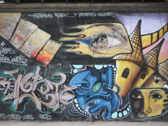 beim bummel durch iquique sieht man dann auch wie in ganz suedamerika solch tollen grafittis