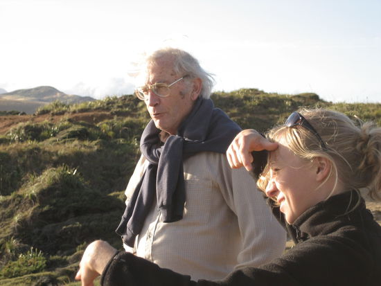 nette neuseelaender, die bereitwillig ueber ihr schoenes land erzaehlen