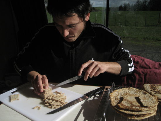 ...was wir dann zu einer schwaebischen flaedlesuppe umfunktionieren wollten. war nicht wie daheim, doch machte satt