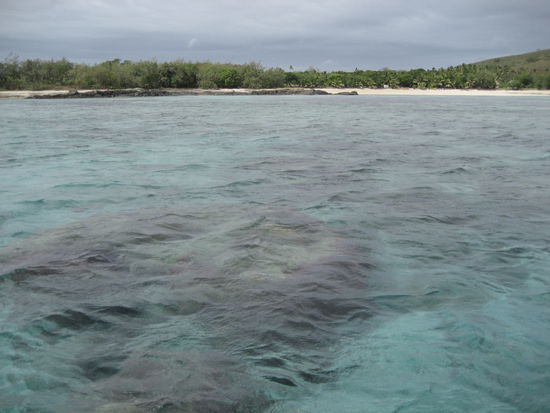und hier fahren wir auf "unsere" insel zu, wo wir erstmal nur 2 naechte gebucht haben.