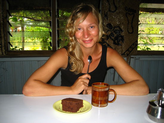 und mittags gabs hier die englische teatime mit schokokuchen und kaffee - da lacht das herz!