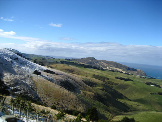 die strasse im inneren der halbinsel fuehrte dann ueber die ersten "schneefelder", die sich aber noch im millimeter-bereich bewegten