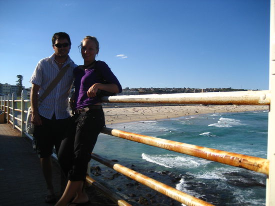 blick ueber den bondi beach und beweisfoto, dass wir kurze sachen trugen