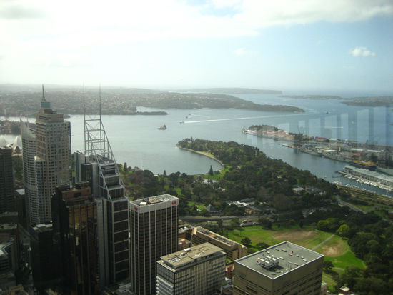 audblicke - links sieht man ganz klein die oper im bild.