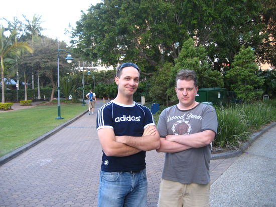 tim und steven, die wir auf den fiji-inseln kennengelernt und hier in brisbane wiedergetroffen haben.