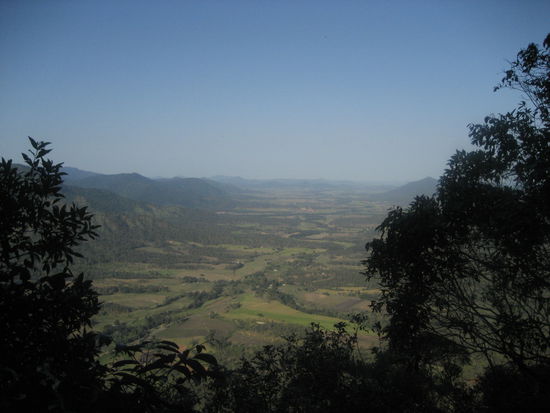 aussicht von der serpentinenstrasse ins tal