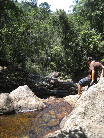 cloudy creek - hier haetten wir ganz einsam nacktbaden koennen, da man eine halbe stunde hinlaufen musste was kaum einer machte. wunderbare, eiskalte badewannen
