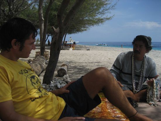 er hier klaerte uns ueber die drogen auf (o-ton): "it's a real good feeling, but i stopped it - it's not good for the brain..." aha...