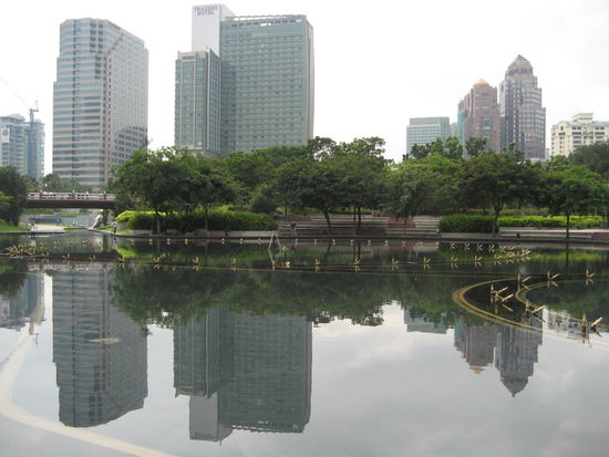 blick von den petronas towers richtung city...