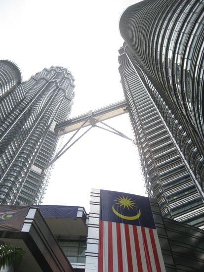 ...und der langersehnte blick an den echt imposanten tuermen hoch.