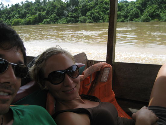 ...wo wir dann drei stunden so drin lagen und die wasserbueffel an uns vorbei ziehen liessen