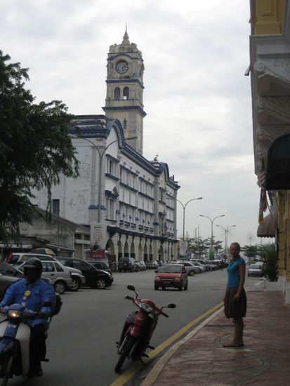 aber wir haben das ganze gegessene auch wieder abgelaufen - hier in der naehe vom hafen.